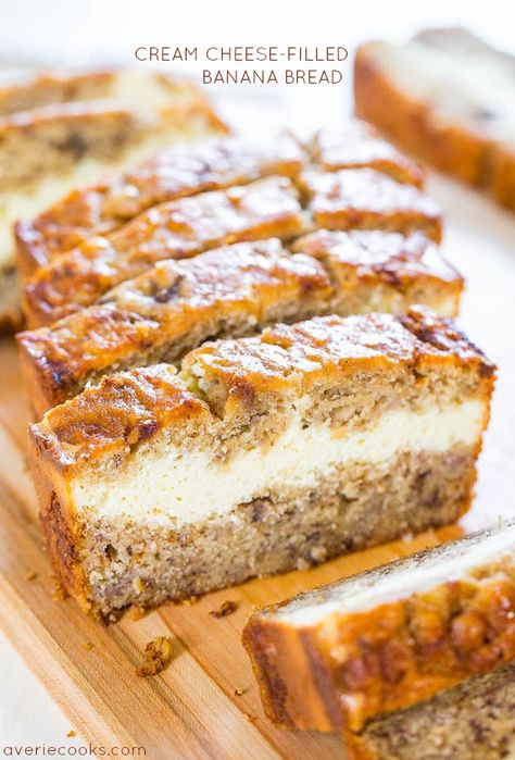 BEST EVER Cream Cheese Banana Bread - Averie Cooks Cream Cheese Filled Banana Bread, Dumplings Receta, Homemade Banana Bread Recipe, Roti Pisang, Crunchwrap Supreme, Pudding Chia, Homemade Banana Bread, Best Banana Bread, Banana Bread Recipe