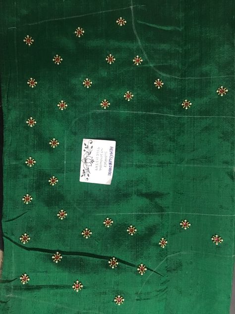 Simple Butties Maggam Work, Hand Work Butti Design, Small Buties Maggam Work, Butties Maggam Work, Buttas In Aari Work, Sudhasri Hemaswardrobe, Mirror Work Blouse Design, Aari Blouse, New Saree Blouse Designs