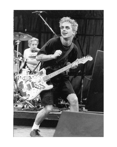 Joe Armstrong, Billie Joe Armstrong, Green Day, On Stage, A Black, Electric Guitar, Guitar, Green, White