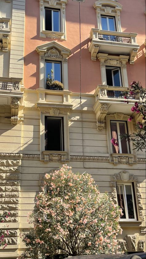 Rome House Aesthetic, Italy Balcony Aesthetic, Apartment In Rome, Rome Apartment Aesthetic, Italy Apartment Aesthetic, Rome Houses, Italy Balcony, Italian Home Aesthetic, Italy Core