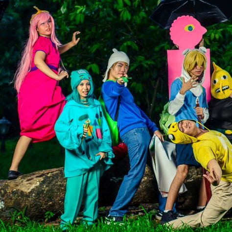 Adventure Time CG🗡️ Bmo Adventure Time Costume, Halloween Adventure Time, Bmo Costume, Jake Adventure Time Costume, Adventure Time Group Costume, Diy Adventure Time Costume, Jake From Adventure Time Costume, Adventure Time Costume Ideas, Halloween Costumes Adventure Time