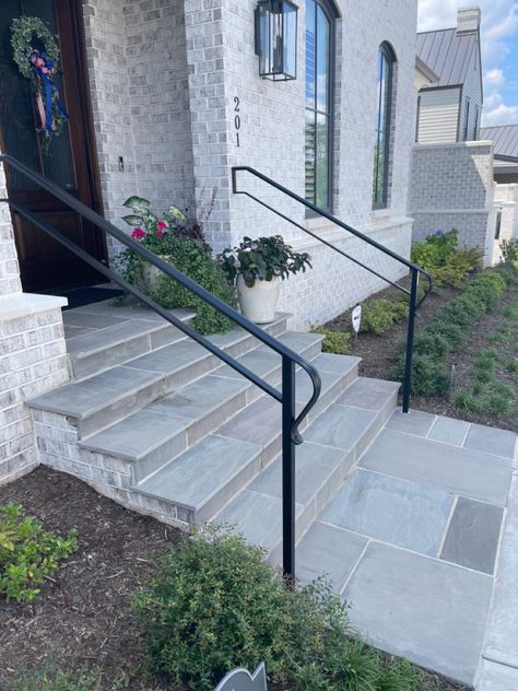 Exterior Railing, Modern Colonial, Railings Outdoor, Exterior Stairs, Porch Railing, Front Steps, Outdoor Decor Backyard, Decks And Porches, Modern Outdoor