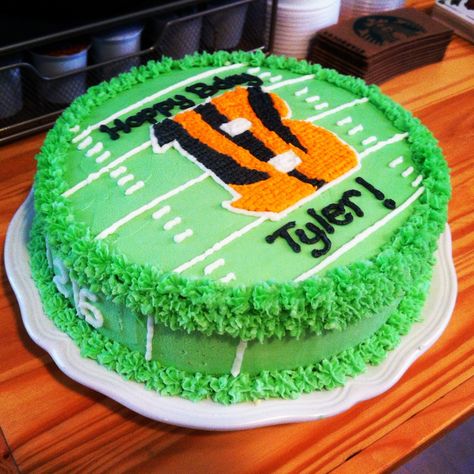 Bengals decorated birthday cake Cincinnati Bengals Cake Ideas, Bengals Cake Ideas, Bengals Football Cake, Bengals Birthday Cake, Bengals Birthday Party, Cincinnati Bengals Cake, Bengals Party, Sports Birthday Cakes, Pastry Ideas