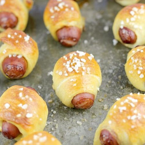 Pretzel Pigs In A Blanket, Mini Pigs In A Blanket, Fritters Zucchini, Red Currant Jelly, Sweet Dip, Party Finger Food, Vegetable Fritters, Pretzel Bread, Currant Jelly