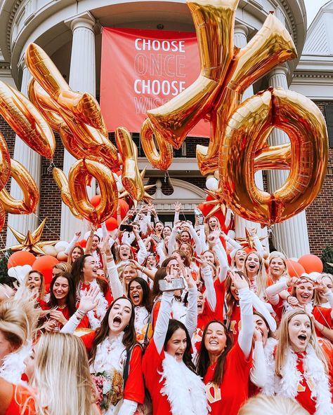 Chi Omega Aesthetic, Omega Aesthetic, Chi Omega Bid Day, School Apparel, Chi Omega Sorority, Sorority Sugar, Father Daughter Quotes, Bid Day Themes, Decor Event