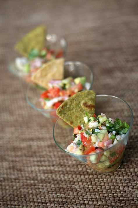 easy recipe for shrimp ceviche cups Ceviche Cups, Texan Food, Appetizer Mexican, Mexican Shrimp Ceviche, Bueno Recipes, Latino Recipes, Shrimp Ceviche Recipe, Recetas Puertorriqueñas, Hispanic Recipes