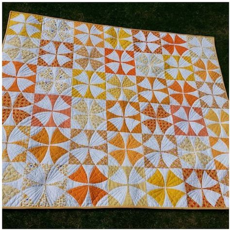 Chic Country Quilt Pattern, Orange Quilts, Winding Ways Quilt, Farm Quilts, Creative Quilts, Storm At Sea Quilt, Country Quilt, Sew Kind Of Wonderful, Country Love