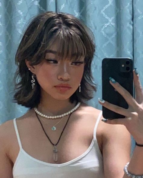 Short Haircuts Layers, Shortish Hair, Short Haircuts With Bangs, Short Grunge Hair, Asian Short Hair, Hair Things, Hair Inspiration Short, Hair Idea, Hair Aesthetic