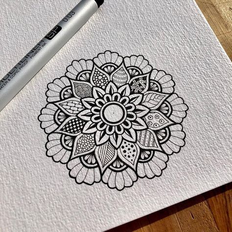 Diy Gift For Bff, Easy Mandala Drawing, Mandala Doodle, Simple Mandala, Mandala Design Pattern, Mandalas Drawing, Ganesha Art, Mandala Artwork, Mandalas Design