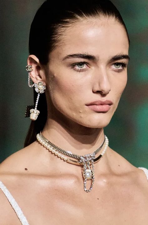 Jewelry 2023, Jewelry 2023 Trends, 2024 Jewelry Trend, Jewelry Kpop, Top Jewelry Trends, Spring Jewelry Trends, Tous Jewelry, Runway Jewelry, Coco Chanel Fashion