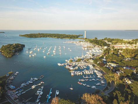 aerial photography of parked boats photo – Free Put-in-bay Image on Unsplash Put In Bay Ohio, Kelleys Island, Put In Bay, Fun Outdoor Activities, Nature Preserve, Island Getaway, Lake Erie, Best Resorts, Baby Food