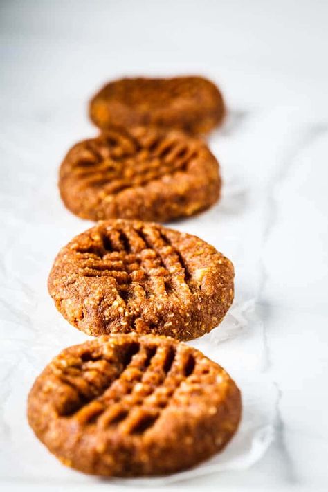 Cinnamon Sweet Potato Breakfast Cookies - Anyreason Roundups Vegan Almond Cookies, Pecan Tassie Recipe, Recipes Without Eggs, Cookie Recipes Without Eggs, Cinnamon Cookies Recipes, Recipes To Bake, Potato Cookies, Sweet Potato Cookies, Iced Oatmeal Cookies