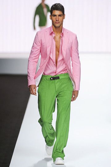 Spring pink and green. maybe it's just the model. he can wear whatever he wants O_O Dirk Bikkembergs, Baggy Trousers, Men Style Tips, Green Outfit, Dress For Success, Pink Outfits, Mode Vintage, Men Looks, Mens Street Style