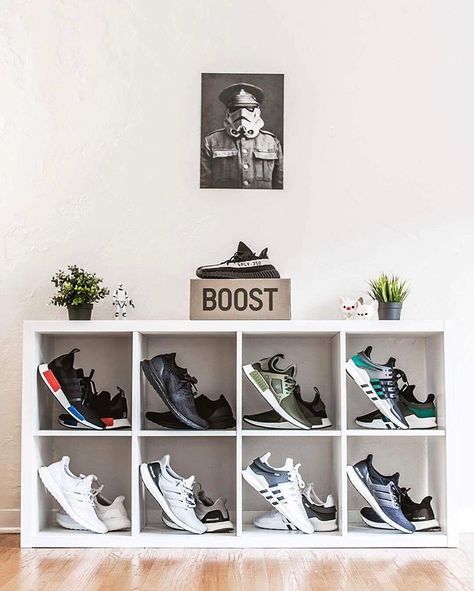 Sneakerhead Bedroom, Mens Closet Organization, Sneaker Wall, Sneaker Room, Sneakerhead Room, Sneaker Closet, Sneaker Displays, Sneakers Illustration, Ideas Habitaciones