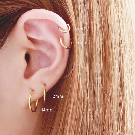 Not sure which size to get? Here is our hoop sizing guide for your reference! Xo Available in gold, silver and rose gold.  SHOP: www.jcojewellery.com . . . #jcojewelry #jcojewellery #jewelry #jewellery #hoop #hoops #hoopearrings #tinyearrings #daintyearrings #tinyhoops #babyhoops #hugginghoops #piercings #piercing #girlwithpiercings #earringsoftheday #bloggerstyle #fashiondiaries #blogger #cuteearrings #sterlingsilver #sterlingsilverjewelry #sterlingsilverearrings #rosegold #gold #gift #giftunde Cute Ear Piercings, Geode Earrings, Types Of Piercings, Hammered Hoop Earrings, Piercing Ideas, Bar Stud Earrings, Fashion Project, Tiny Stud Earrings, Pearl Hoop Earrings