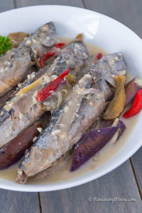 Ginataang Tulingan, Ulam Pinoy Filipino Recipes, Filipino Recipes Authentic, Tulingan Recipe, Recipes Eggplant, Philippines Recipes, Filipino Dish, Filipino Foods, French Recipes