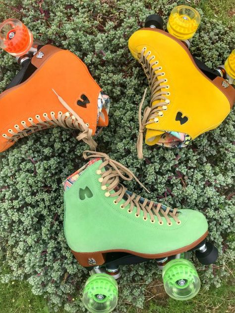 Moxi Lolly PINEAPPLE, CLEMENTINE, HONEYDEW Roller Skate Roller Skate Aesthetic, Moxi Roller Skates, Derby Skates, Roller Blades, Skate Aesthetic, Quad Roller Skates, Skate Girl, Roller Girl, X Games