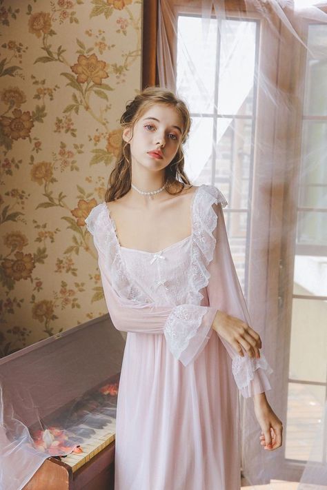 Princess Nightgowns, Vintage Nightgown, Royal Dresses, Night Dress For Women, Fairytale Dress, Vestidos Vintage, Pretty Lingerie, Miss Dior, Historical Dresses