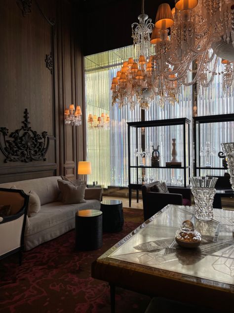 #baccarat #newyorkcity #us #luxury #hotel #aesthetic #livingroom #cozy #night Luxury Hotel Aesthetic, Baccarat Hotel, Hotel Aesthetic, Cozy Night, Baccarat, Luxury Apartments, Luxury Hotel, Apartment, Hotel