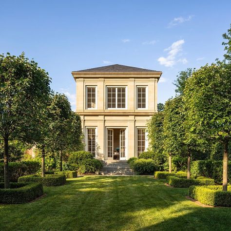 Peter Pennoyer Architects on Instagram: “For a new classical stone house we designed in the country, surrounded by rolling fields and cattle pastures, a porch off of the first…” Peter Pennoyer, Classical House, Guest Cottage, Colonial Revival, Classical Architecture, American Country, Traditional Architecture, Stone House, Manor House