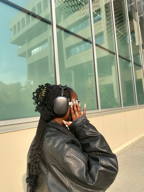 Black girl wearing space grey Apple headphones and leather jacket with braids Braids With Headphones, Apple Headphones Aesthetic Outfit, Airpod Pro Max Headphone Aesthetic, Apple Headphones Outfit, Black Airpods Max Aesthetic, Airpod Max Black, Airpod Max Outfit, Apple Headphones Aesthetic, Airpod Max Aesthetic