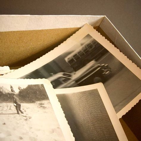 How to Preserve Old Photos: 7 Ways to Keep Antique Family Photos Looking Their Best Storing Pictures, Photograph Storage, Antique Family Photos, Family History Organization, Preserving Photos, Photo Organizing, Scanning Photos, Family History Projects, Lay Photo