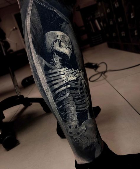 Realistic skeleton in a coffin by Eliot Kohek, an artist based in Annecy, France. Eliot Kohek, Skeleton In Coffin, Realistic Skeleton, Coffin Tattoo, 3d Skeleton, Photo Realism, Skeleton Tattoo, Medieval Tattoo, Tattoo On Forearm