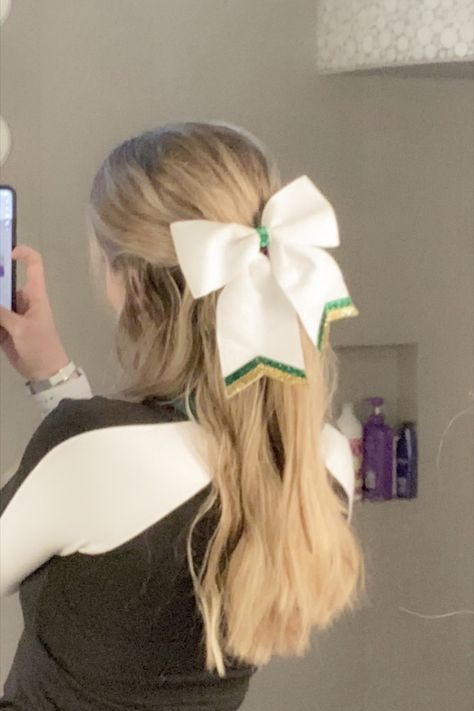 Cute Cheer Hairstyles With Bow, Cute Cheer Hairstyles, Reina Ellis, Cheer Ponytail, Cheer Hairstyles, Preppy Hairstyles, Cheer Hair Bows, Cheerleading Hairstyles, Cheer Hair