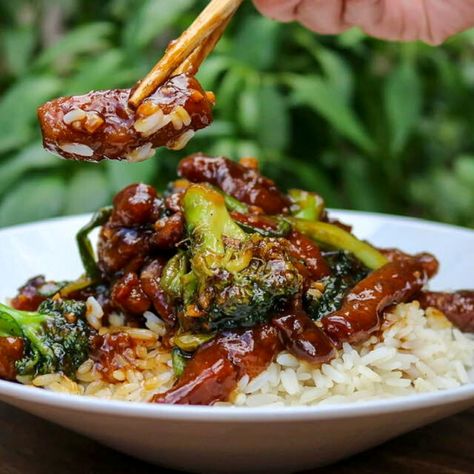 Mongolian Beef And Broccoli Recipe, Vegan Mongolian Beef, Mongolian Beef And Broccoli, Broccoli Garden, Easy Vegan Cheese Recipe, Savory Vegan Meals, Beef And Broccoli Recipe, Vegan Seitan, Homemade Chinese