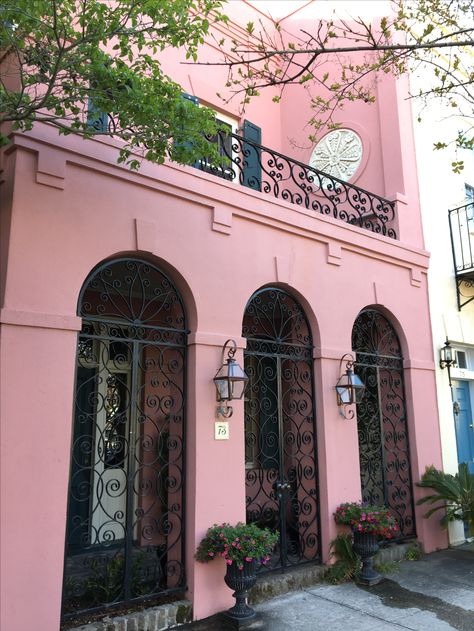 Coral Stucco House Exterior, Pink Mediterranean House, Pink House Exterior Modern, Black And Pink House, Pink Stucco, Pink House Exterior, Southern Architecture, Outside Paint, Mexican Hacienda