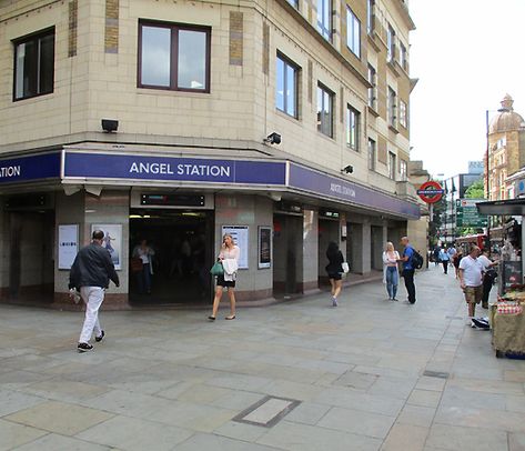 Angel London, Tube Stations London, London Underground Stations, Tube Station, 2023 Vision, London Underground, Train Station, Vision Board, Street View