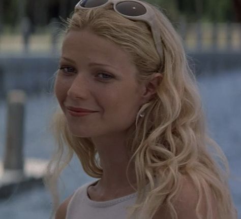 Gwenette Paltrow 90s, Gwyneth Paltrow Style 90s, Gwenette Paltrow, Great Expectations 1998, Great Expectations Movie, Gweneth Paltrow, 2000s Girl, Great Expectations, Natural Blondes