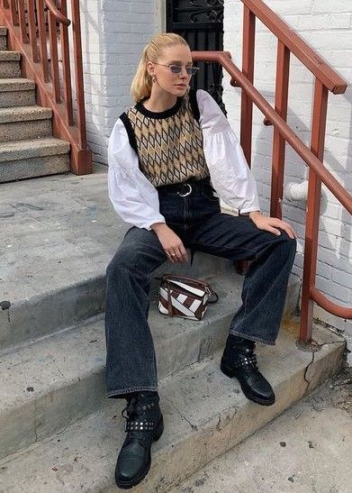 How to Wear and Style a Sweater Vest for Fall/Winter 2020/2021 Sweater Vest Outfit, Fashion 90s, Stil Inspiration, Funky Fashion, Vest Fashion, Vest Outfits, Outfit Casual, Style Outfits, French Style