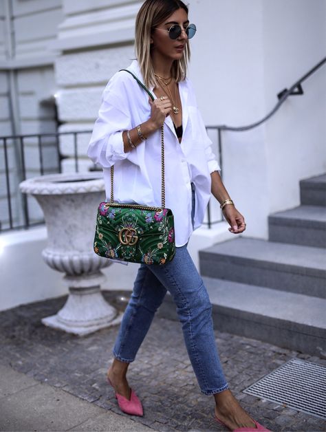 Green Bag Outfit, Gucci Floral, Green Handbag, Green Purse, Handbag Outfit, Cooler Look, Mode Inspo, Gucci Handbags, Looks Style