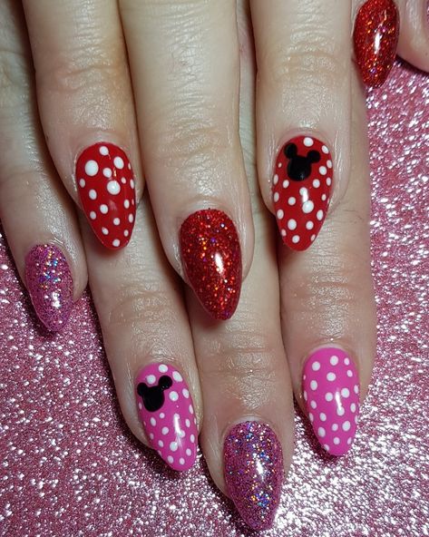 Disney Minnie and Mickey handpainted red and pink sculpted acrylic nails with glitter and dots Acrylic Nails With Glitter, Minnie Mouse Nail Art, Mouse Nails, Minnie Mouse Nails, Polka Dot Nail Art, Nails With Glitter, Glitter Nails Acrylic, Minnie And Mickey, All That Glitters