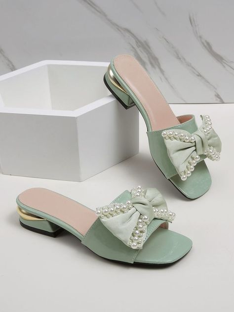 Stylish Shoes Heels, Elegant Shoes Heels, Fancy Sandals, Women Flat Sandals, Pretty Sandals, Fashion Shoes Heels, Shoes Heels Classy, Shoes Outfit Fashion, Bridal Sandals