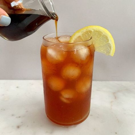 Iced Tea Syrup Recipe, Tea Simple Syrup, Tea Syrup Recipe, Tea Syrup, Simple Syrup Recipe, Ice Cream Drinks, Homemade Liquor, Simple Syrup Recipes, Make Simple Syrup