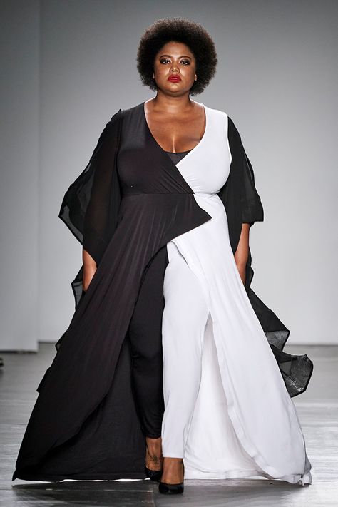 Plus Size Designer Rene Tyler Stole The Show At New York Fashion Week Glam Plus Size Outfit, Plus Size Avant Garde Fashion, Plus Size Designer Outfits, Plus Size Haute Couture, High Fashion Plus Size, Plus Size Couture, Plus Size Runway, Plus Size High Fashion, Fashion For Plus Size