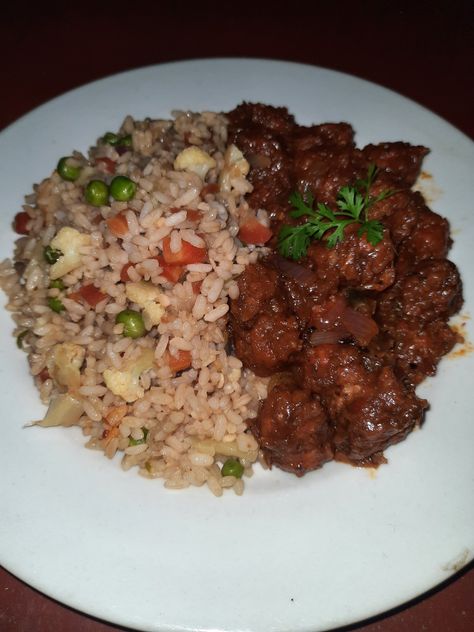 Fried rice with veg-manchurian Manchurian Rice, Rice Wok, Dinner Party Chicken, Oyster Sauce Chicken, Szechuan Noodles, Manchurian Gravy, Veg Manchurian, Wok Cooking, Spicy Rice