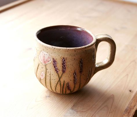 Wildflower Pottery, Slip Trailing, California Wildflowers, Ceramics Ideas, Pottery Sculpture, Ceramics Ideas Pottery, Clay Ceramics, Pottery Mugs, Clay Creations