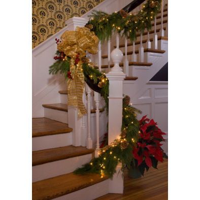 CHRISTMAS DECOR STAIRS Pointsetta Christmas, Christmas Staircases, Christmas Stairway, Staircase Christmas, Christmas Banister, Stairs Decoration, Christmas Stairs Decorations, Christmas Stairs, Christmas Staircase