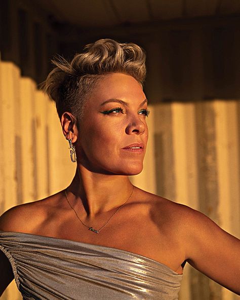 P!NK - Marie Claire Australia | March 2023 photographed by Kurt Iswarienko Pink Singer Hairstyles, Alecia Moore, Alecia Beth Moore, Marie Claire Australia, Pink Singer, Pink Photo, The Don, March 2023, Her World