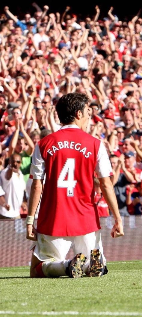 Cesc Fabregas Arsenal, Fabregas Arsenal, Arsenal Wallpaper, Football Archives, London Room, Starboy Aesthetic, Arsenal Fc Wallpapers, Cesc Fabregas, Arsenal Wallpapers