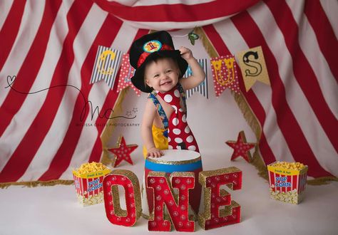 Dumbo Birthday Party, Circus First Birthday, Circus 1st Birthdays, Circus Birthday Party Theme, Carnival Birthday Party Theme, Carnival Themed Party, Twins 1st Birthdays, Twin First Birthday, Circus Birthday Party