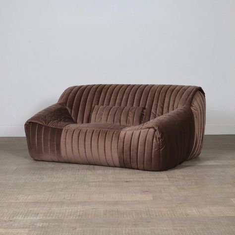 Listed on VNTG.com: Cinna Sandra sofa in taupe velvet by Annie Hieronimus, France 1970s | #vntg #vintage Velvet Sofa With Fringe, Cinnamon Velvet Sofa, Curved Vintage Sofa, Brown Velevet Sofa, 1970s Sofa, Sofa Velvet, Velvet Sofa, Vintage Boutique, Vintage Design