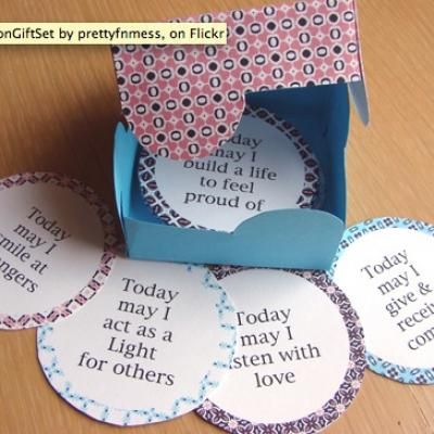 I like this idea. Reminds me of the angel cards. Positive Affirmation Gift set- free printables Morning Meetings, Printables Freebies, Group Therapy, Classroom Community, Activity Days, Children's Ministry, Tree Gift, Affirmation Cards, Nice Things