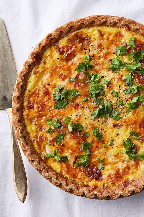 Quiche Recipes Healthy, Best Quiche Recipes, Healthy Quiche, Recipes Eggs, Spinach Quiche Recipes, Quiche Lorraine Recipe, Spinach Quiche, Classic French Dishes, French Dishes