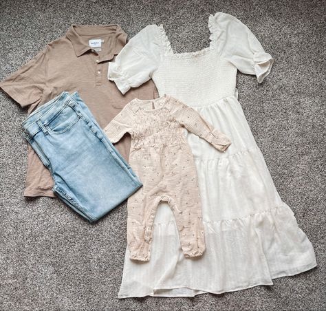 Newborn Family Pictures Outfits, Newborn Family Pictures, Newborn Family Photos, Newborn Pics, Pink Newborn, Family Picture Outfits, Comfy Outfit, Newborn Shoot, Newborn Family