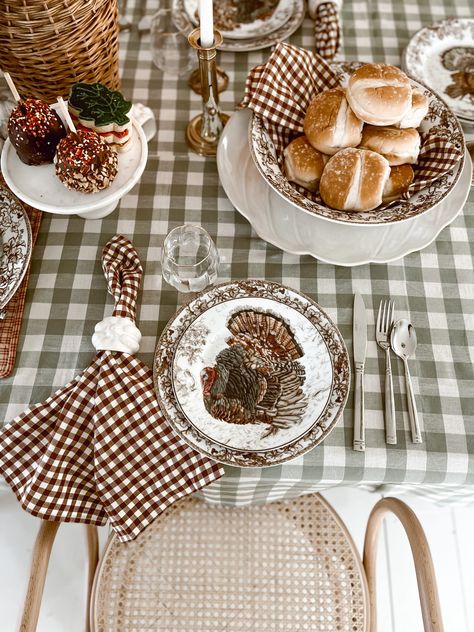 Cozy Cottage Farmhouse Thanksgiving - Liz Marie Blog Thanksgiving Table Settings Studio Mcgee, Gingham Thanksgiving Table, Cottage Core Thanksgiving, White Thanksgiving Aesthetic, Cottage Thanksgiving, Cozy Table Setting, Thanksgiving Dinner Table Setting, Cozy White Cottage, Farmhouse Thanksgiving