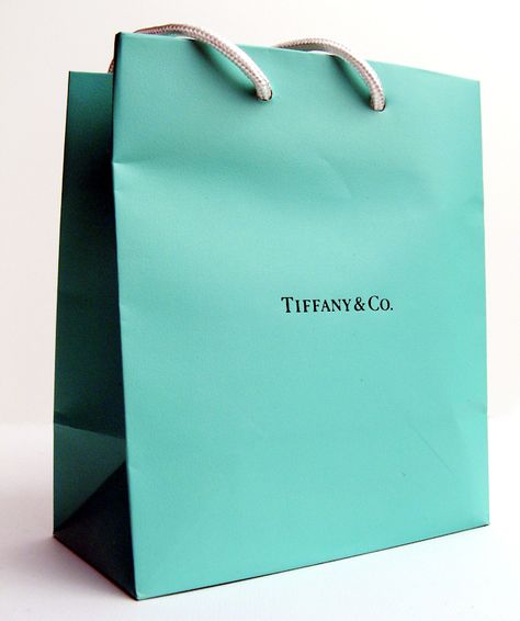 Tiffany bag Tiffany Packaging, Expensive Jewellery, Tiffany Bag, Jewelry Packaging Box, Jewellery Packaging, Green Shades, Shades Of Turquoise, Packaging Boxes, Expensive Jewelry